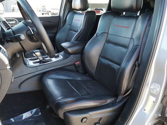 Used 2018 Jeep Grand Cherokee Trailhawk w/ Trailhawk Luxury Group AWD/4WD image 14