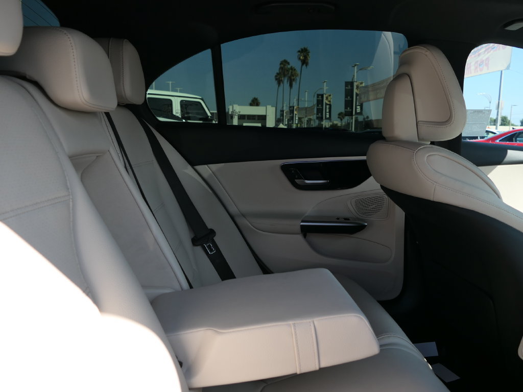 Used 2025 Mercedes-Benz C 300 Sedan image 22