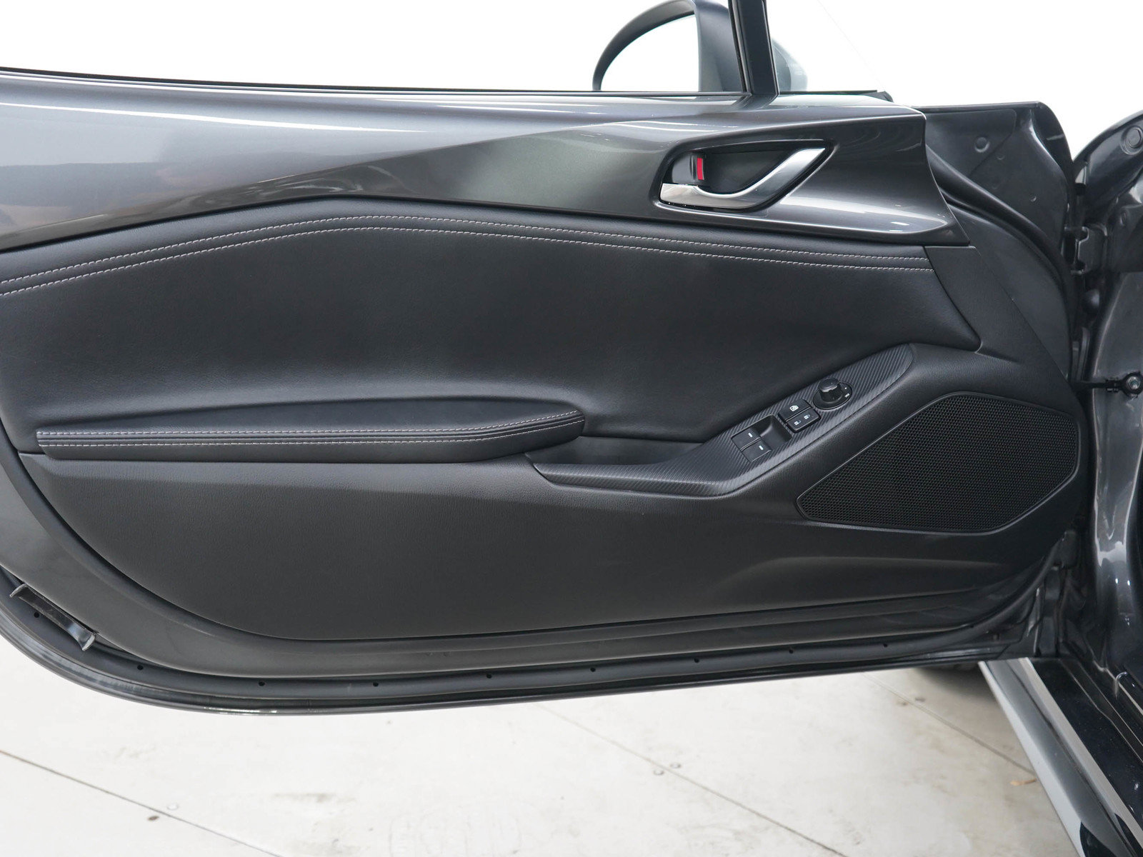 Used 2022 MAZDA MX-5 Miata Grand Touring w/ Appearance Package RWD image 14