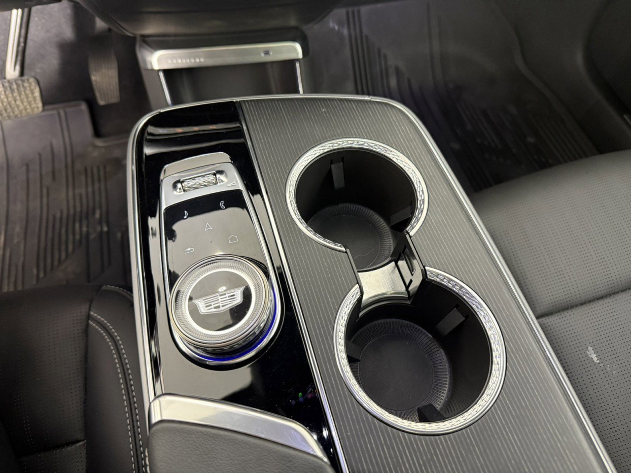 Used 2024 Cadillac Lyriq Sport image 22