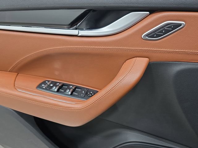 Used 2020 Maserati Levante S AWD/4WD image 28
