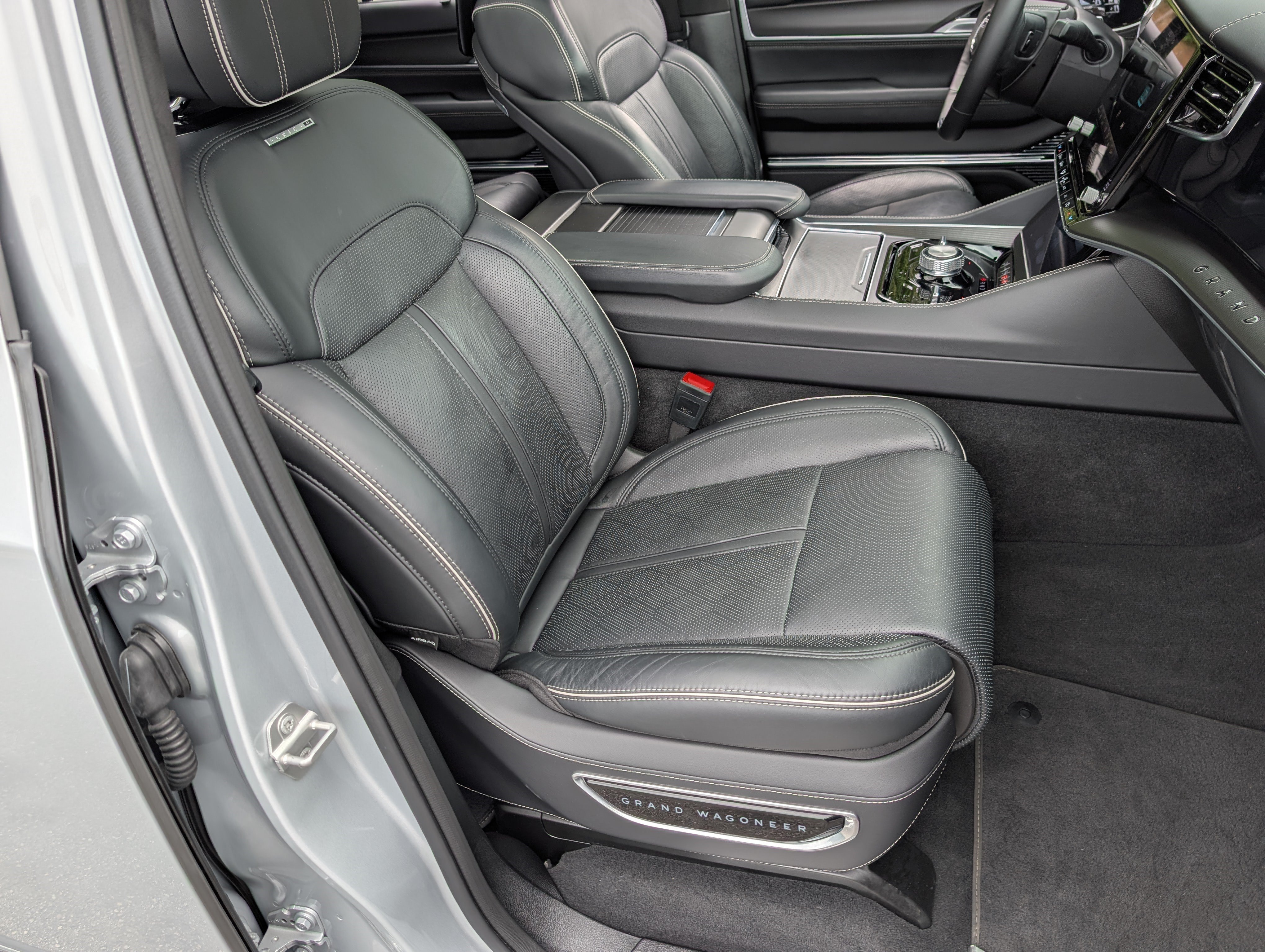 Used 2025 Jeep Grand Wagoneer Series II Obsidian w/ Quick Order Packagew 28T AWD/4WD image 22