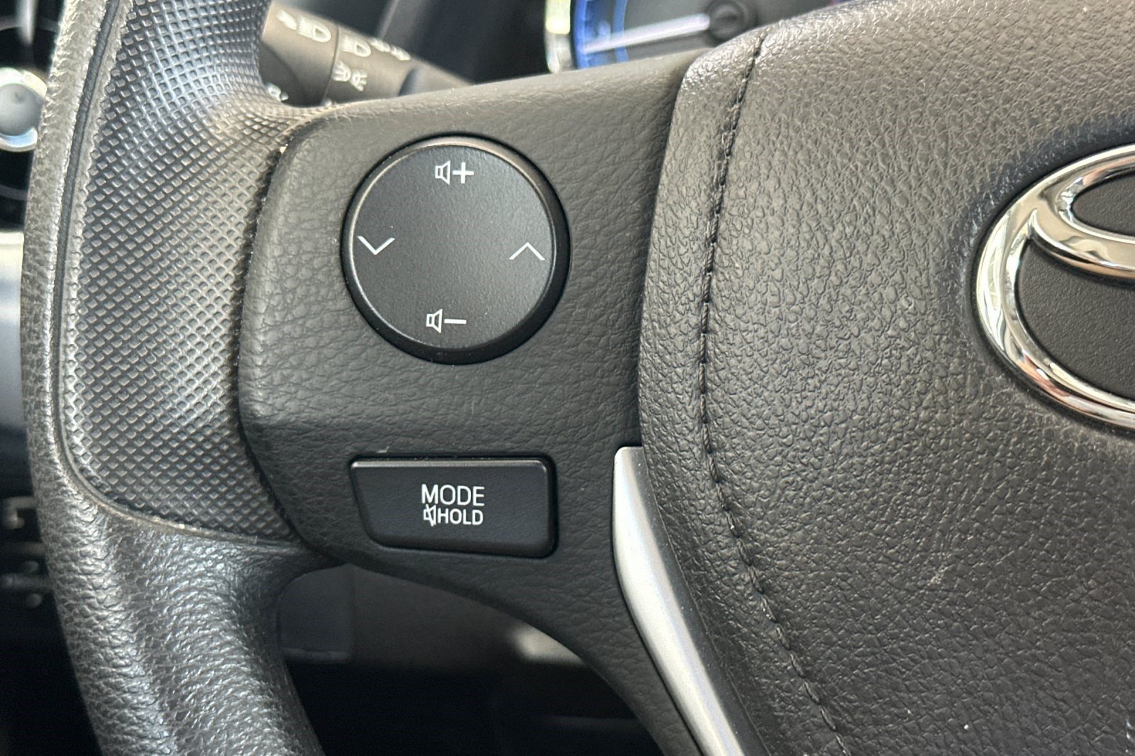 Used 2019 Toyota Corolla LE FWD image 28