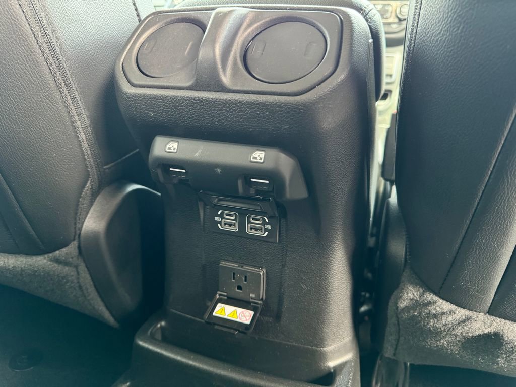 Used 2023 Jeep Wrangler Unlimited Sahara w/ Cold Weather Group image 17