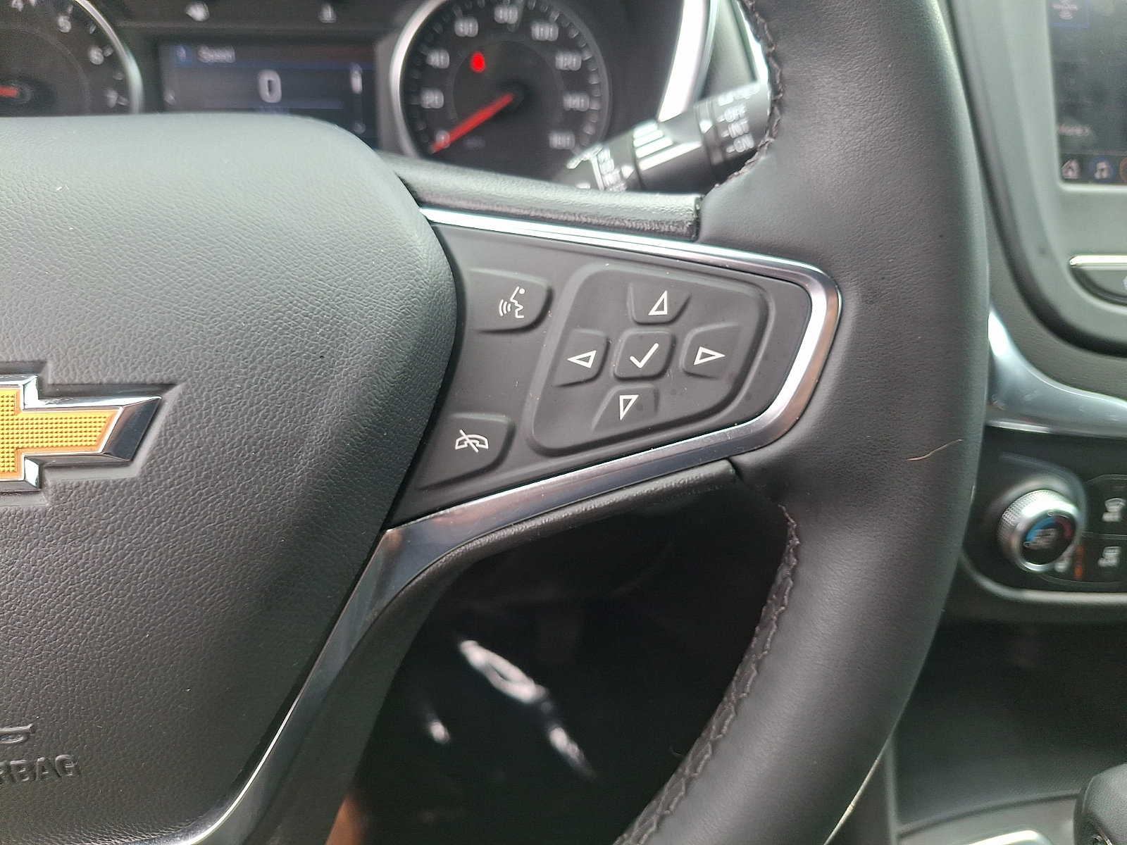 Used 2023 Chevrolet Equinox LT AWD/4WD image 21