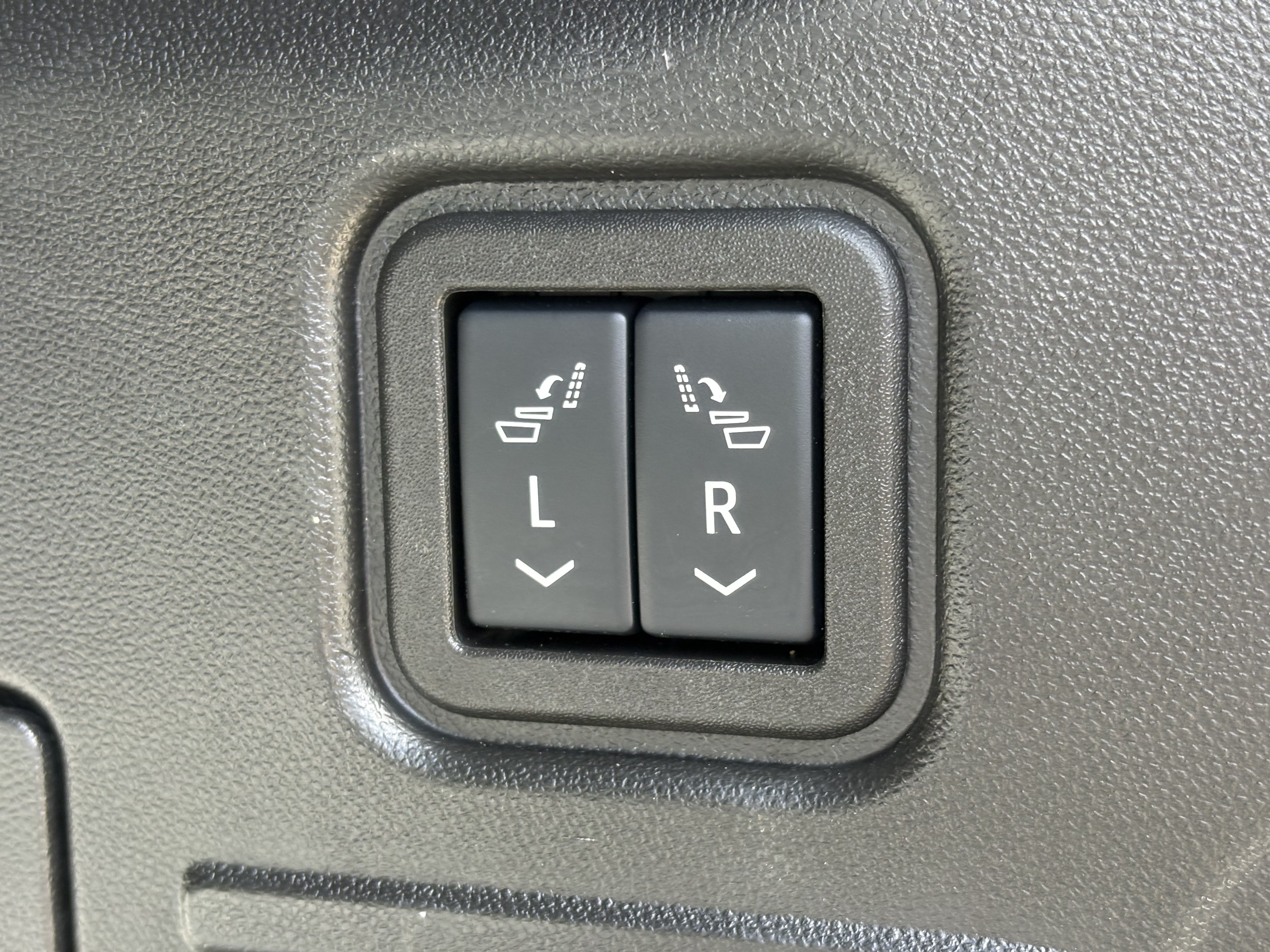 Used 2025 GMC Hummer EV 2X AWD/4WD image 10
