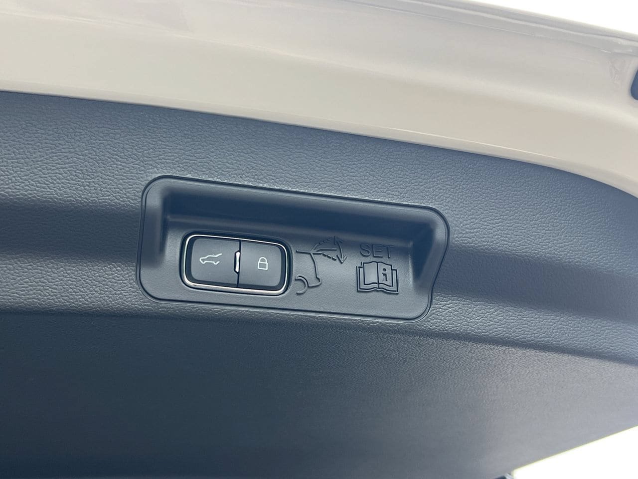 New 2026 Ford Explorer Platinum RWD image 23