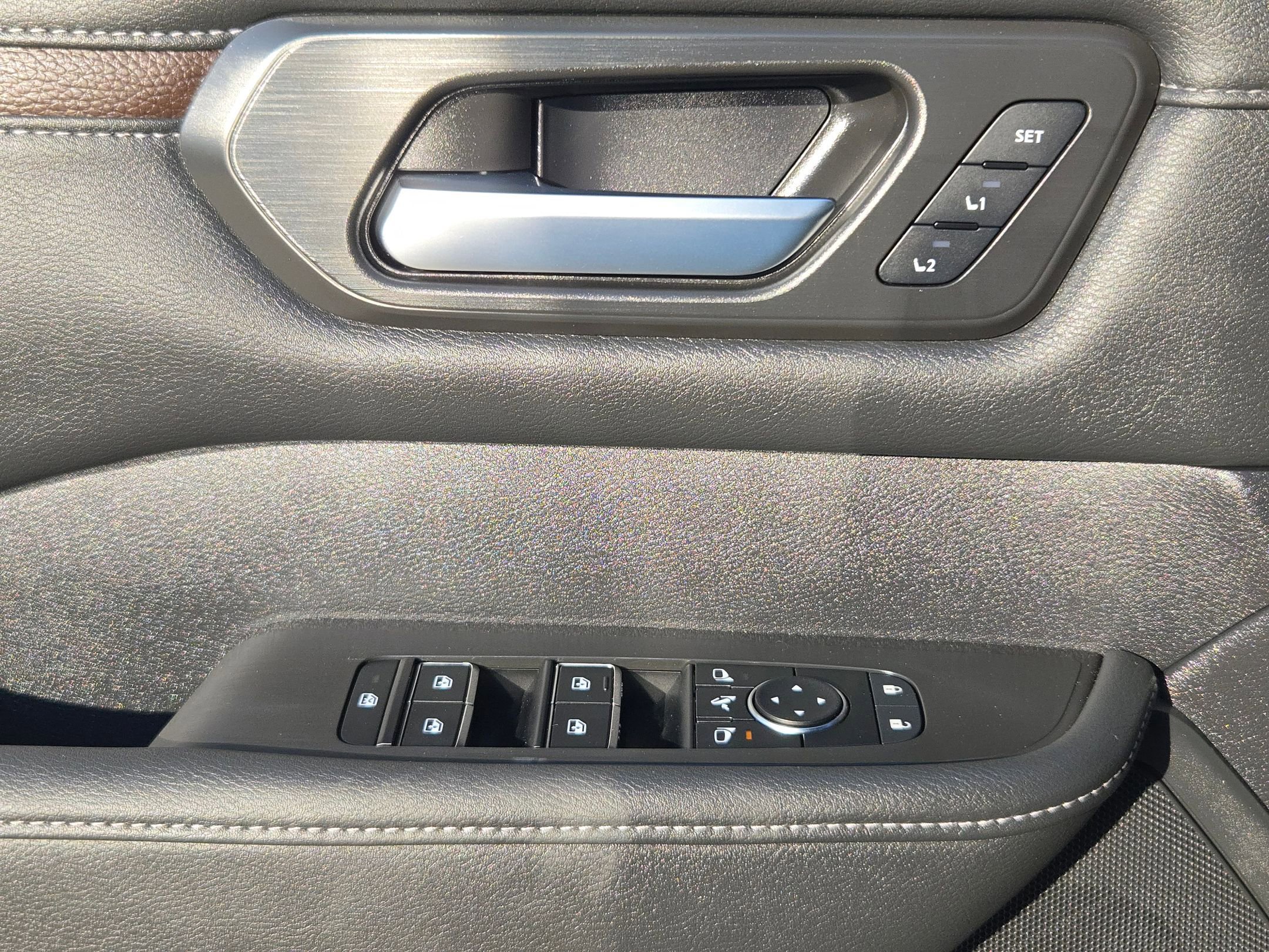 Certified 2025 Nissan Armada SL w/ Captain's Chari Seat Package image 12