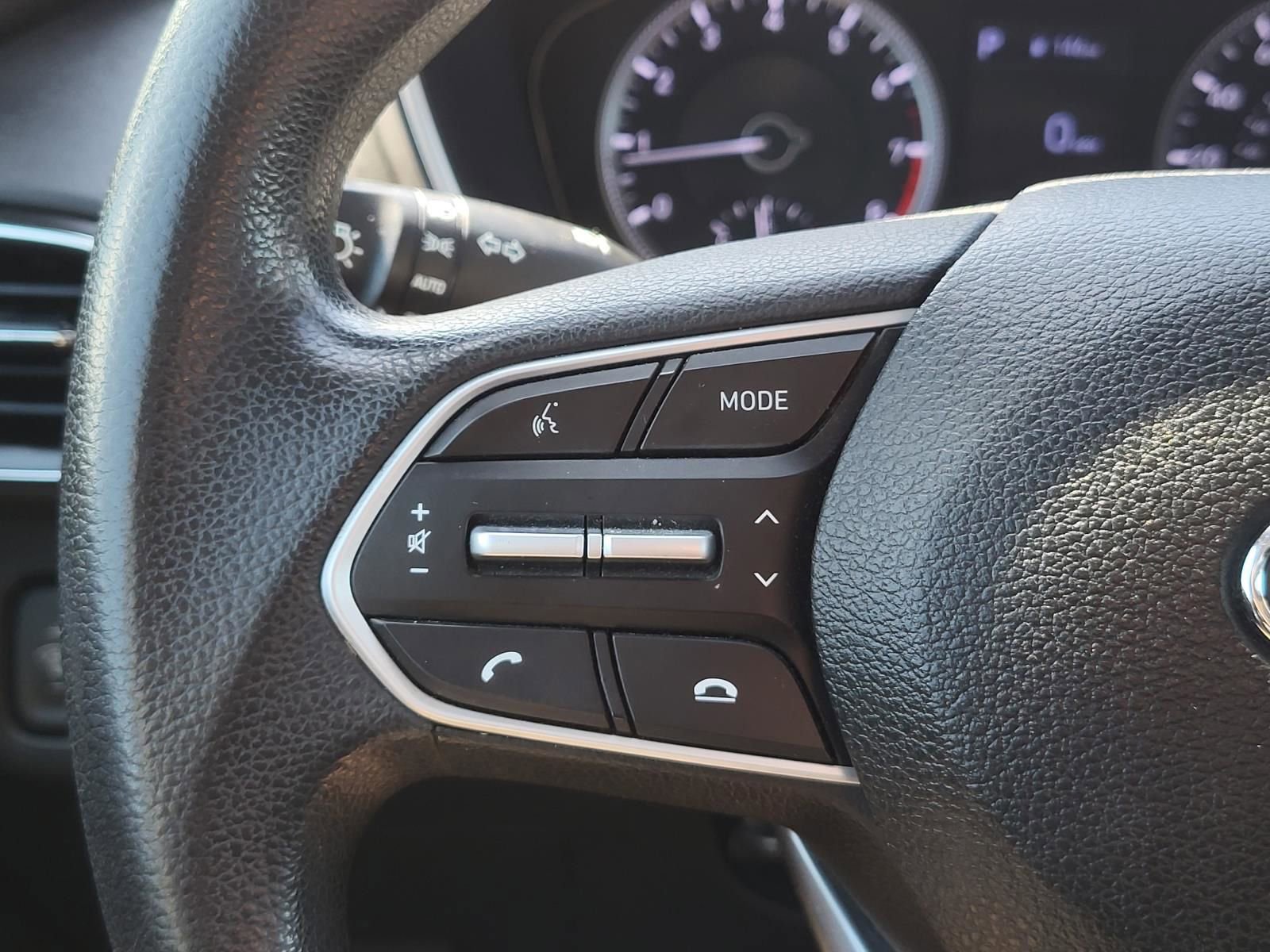 Used 2020 Hyundai Santa Fe SE FWD image 27