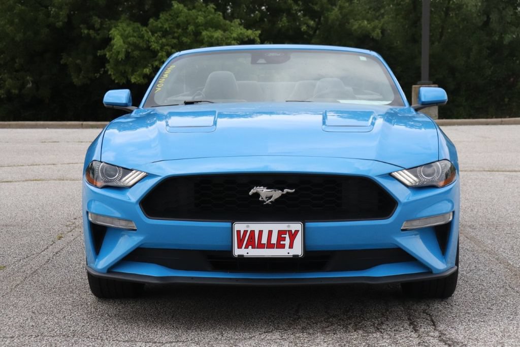 Used 2023 Ford Mustang Convertible RWD image 3