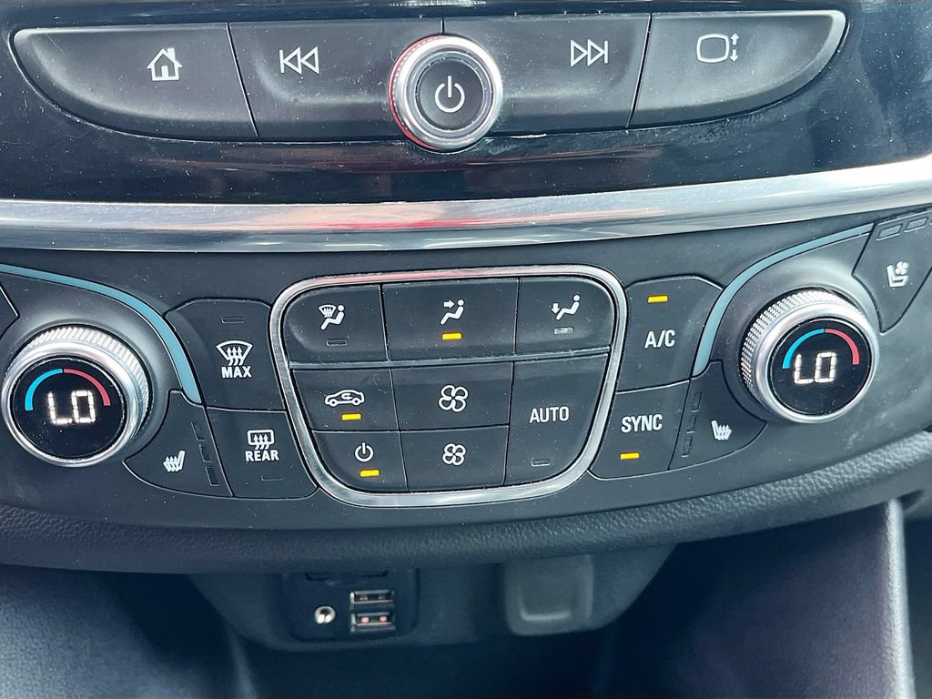 Used 2023 Chevrolet Traverse Premier AWD/4WD image 21