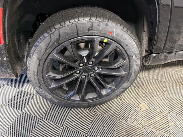 New 2026 Jeep Grand Wagoneer Summit w/ Rear Seat Video Group I image 7