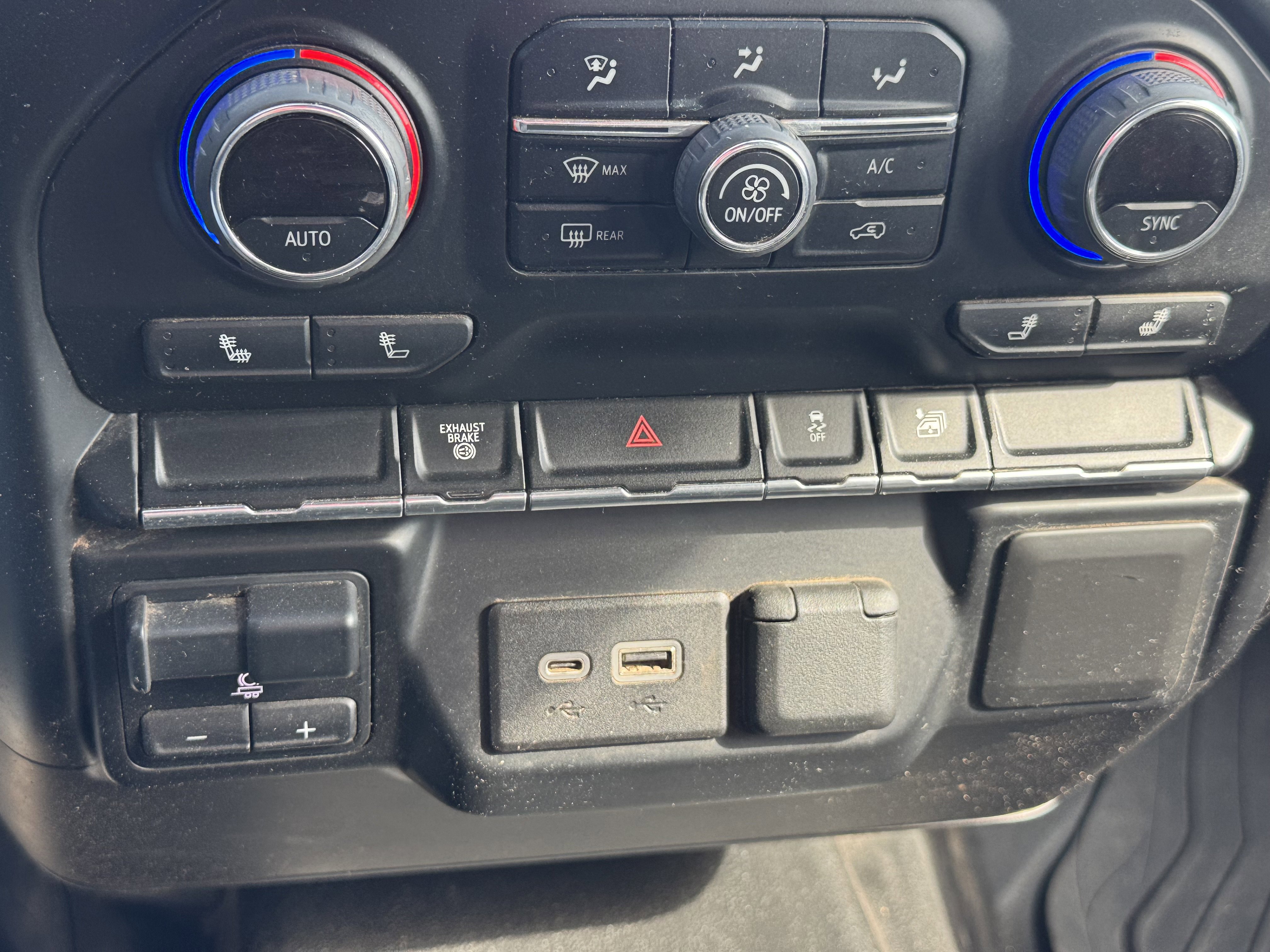 Used 2022 Chevrolet Silverado 3500 LT w/ Convenience Package image 19