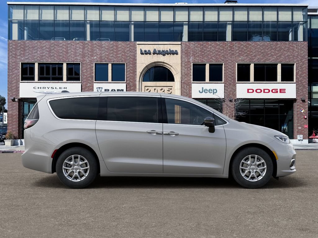 New 2026 Chrysler Pacifica Select FWD image 21