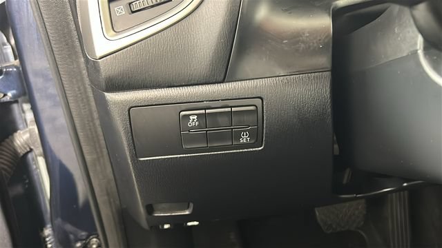 Used 2018 MAZDA MAZDA3 Sport FWD image 19
