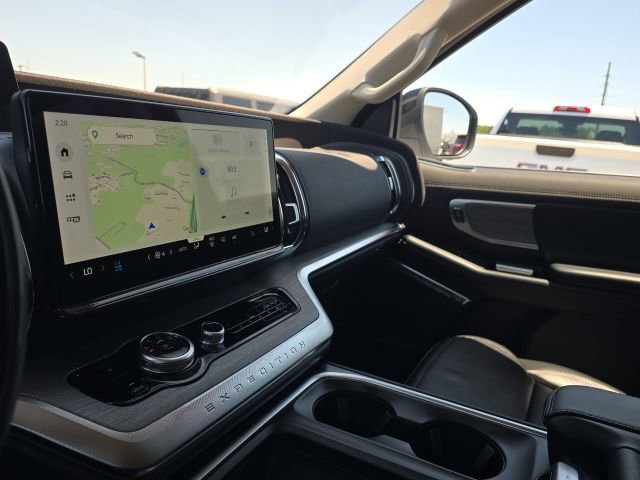 Used 2025 Ford Expedition Max Platinum AWD/4WD image 30