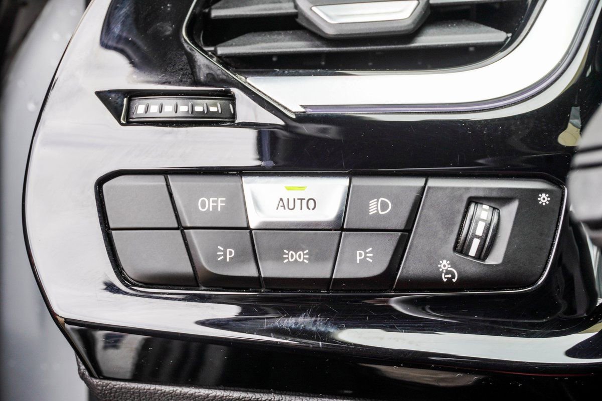 Used 2020 BMW Z4 sDrive30i w/ Executive Package image 30