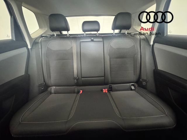 Used 2022 Volkswagen Taos SE w/ Panoramic Sunroof Package FWD image 14