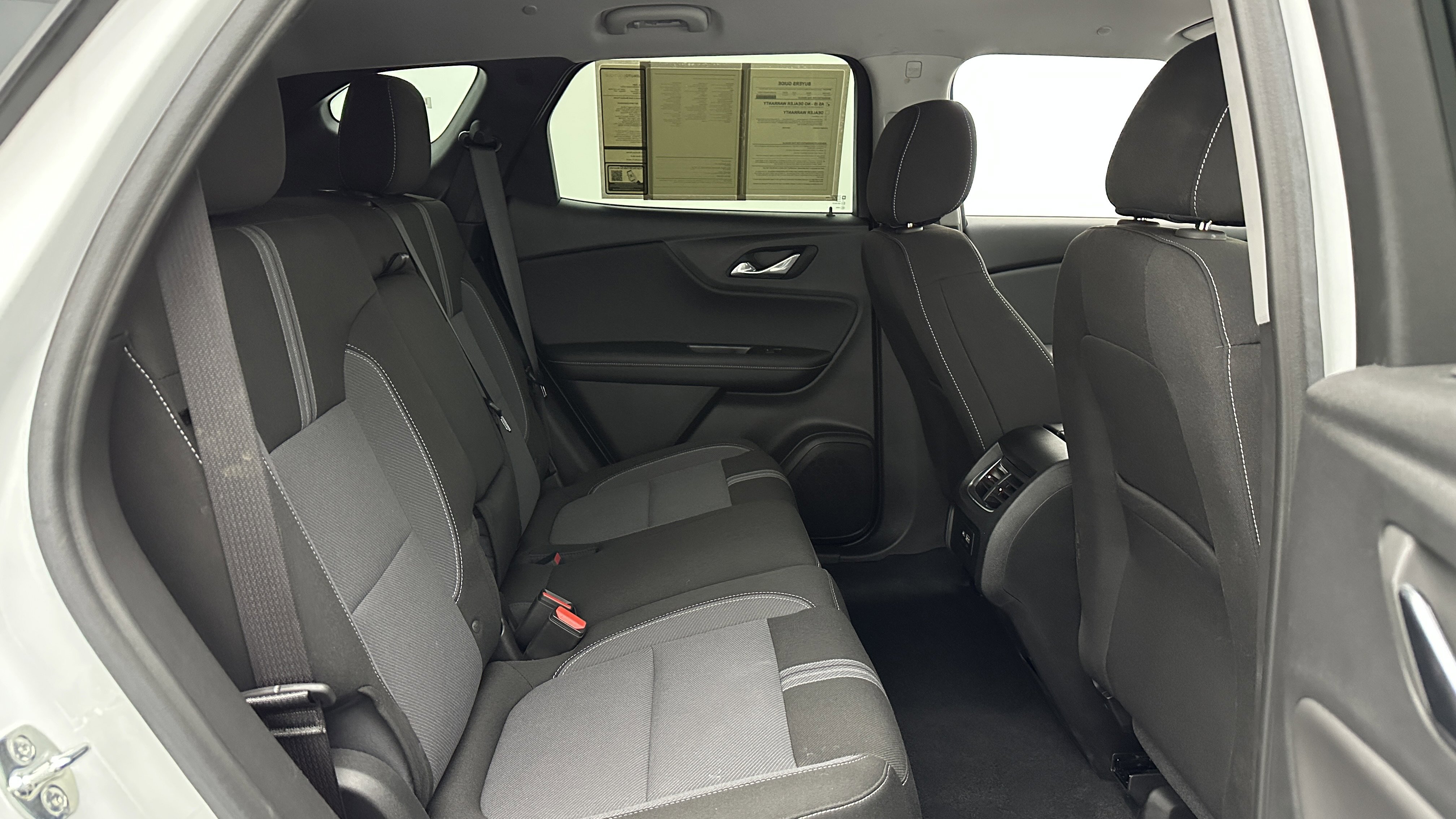 Used 2025 Chevrolet Blazer LT image 31