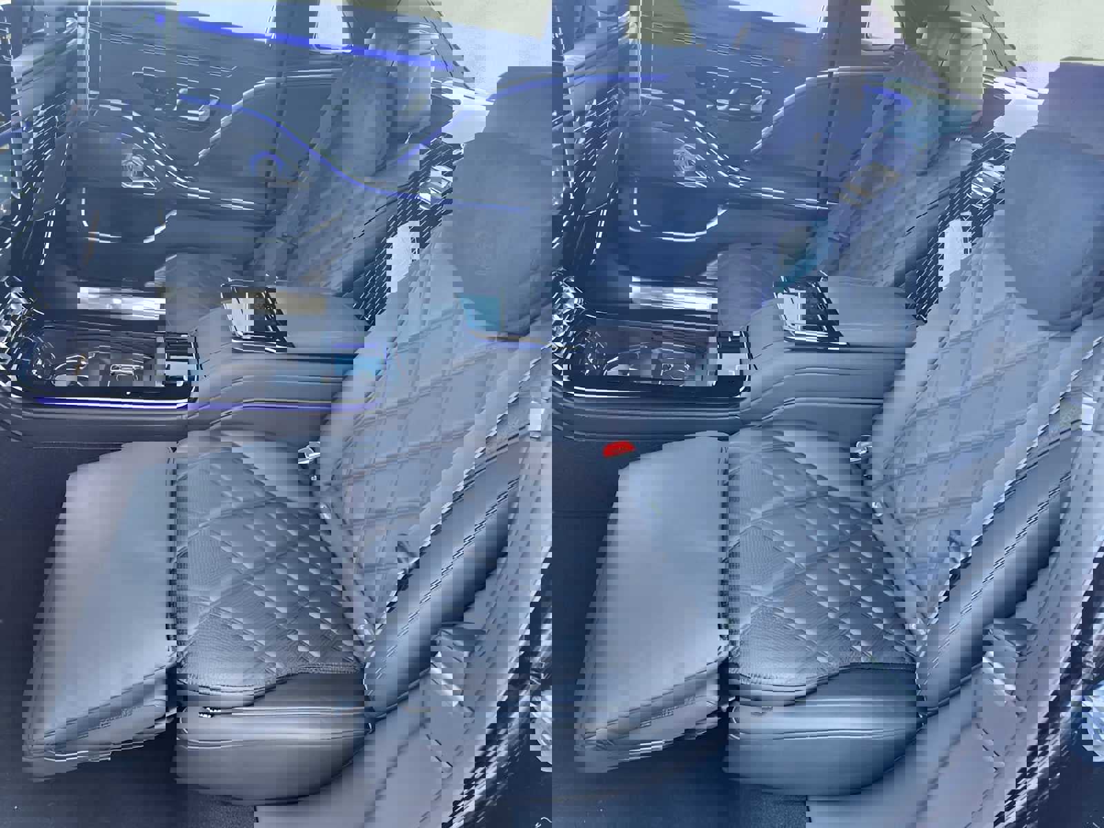 Used 2025 Mercedes-Benz Maybach S 580 4MATIC image 35