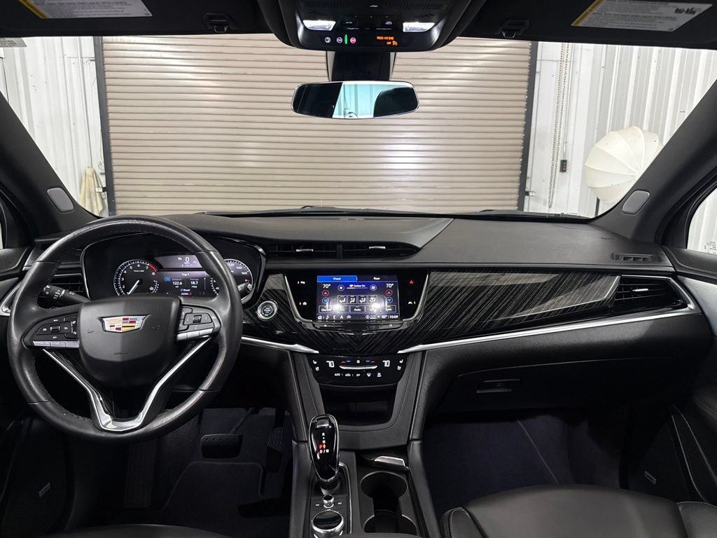 Certified 2025 Cadillac XT6 Premium Luxury FWD image 15