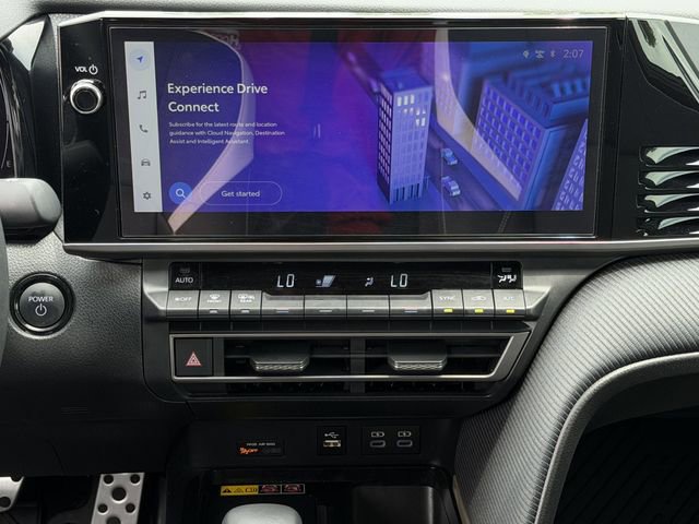 Used 2025 Toyota Camry SE w/ Multimedia Upgrade Package FWD image 17