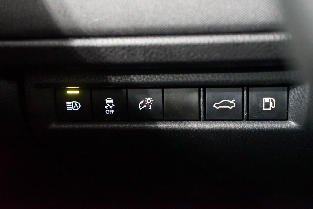 Used 2025 Toyota Camry LE image 24