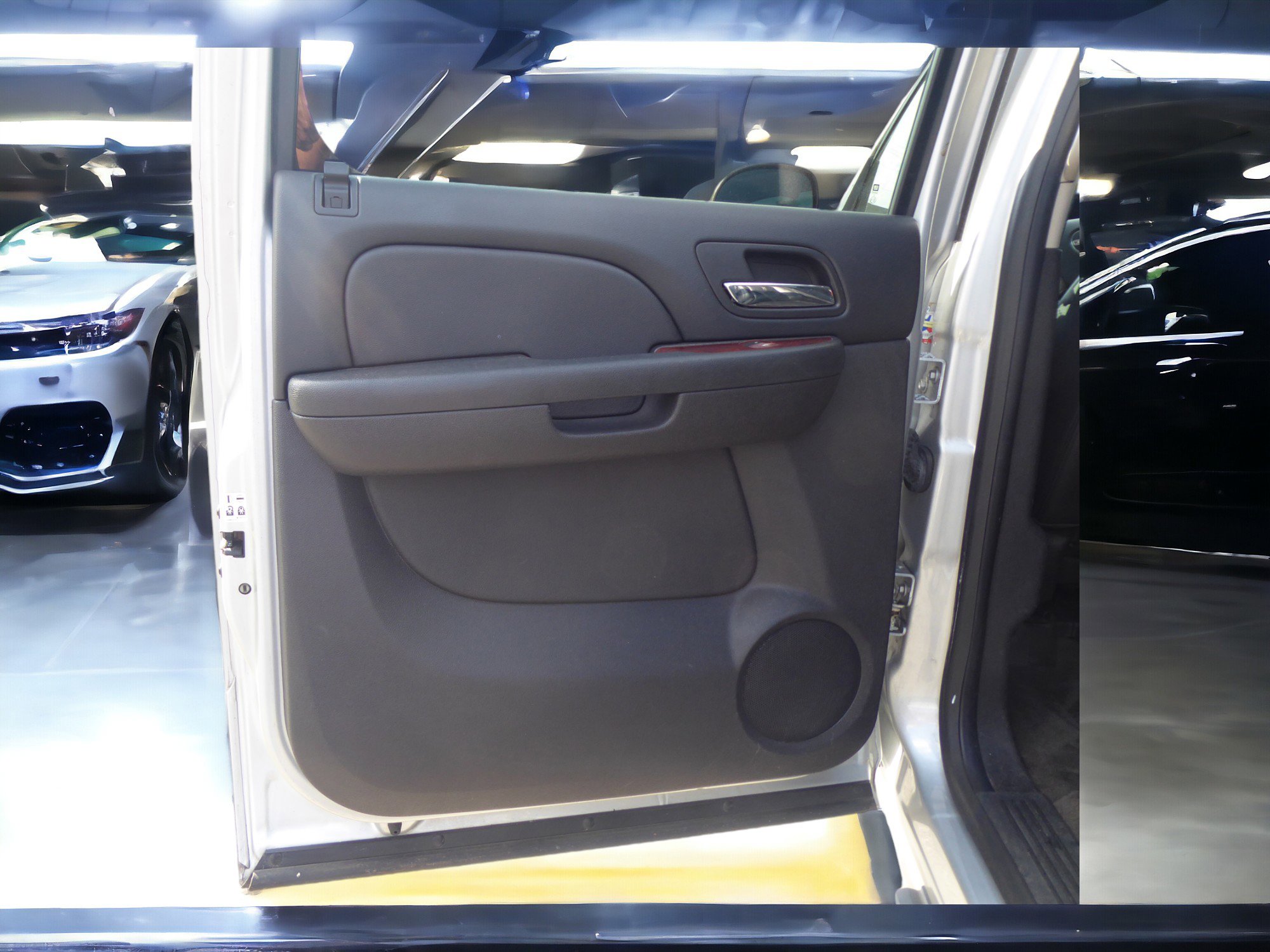 Used 2013 GMC Yukon XL SLT image 24