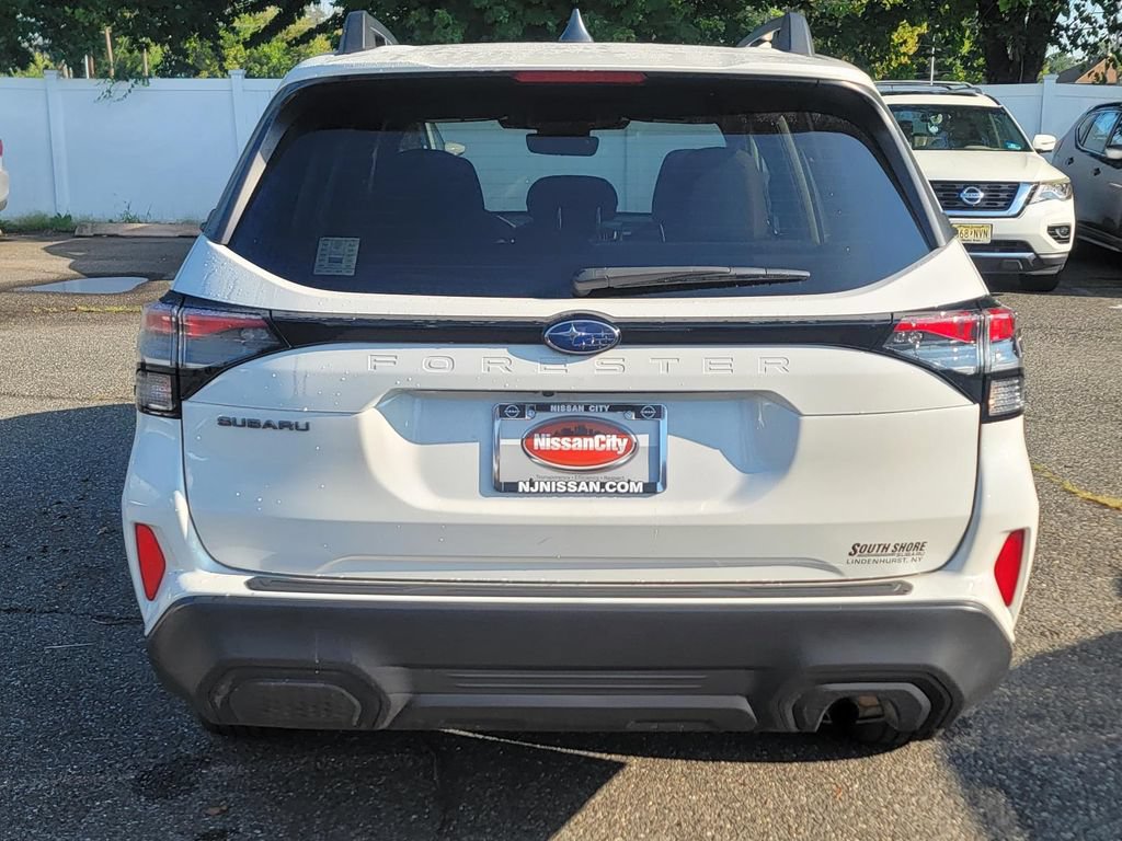 Used 2025 Subaru Forester Premium AWD/4WD image 7