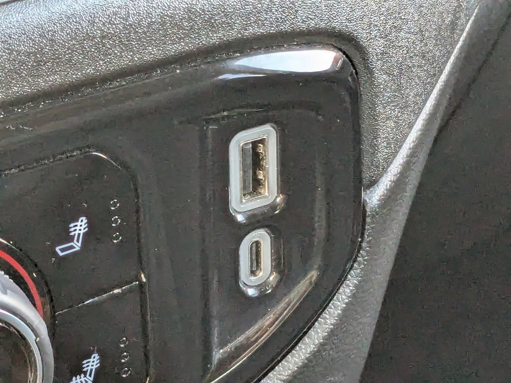 Used 2025 Chevrolet Silverado 2500 LT w/ Convenience Package image 24