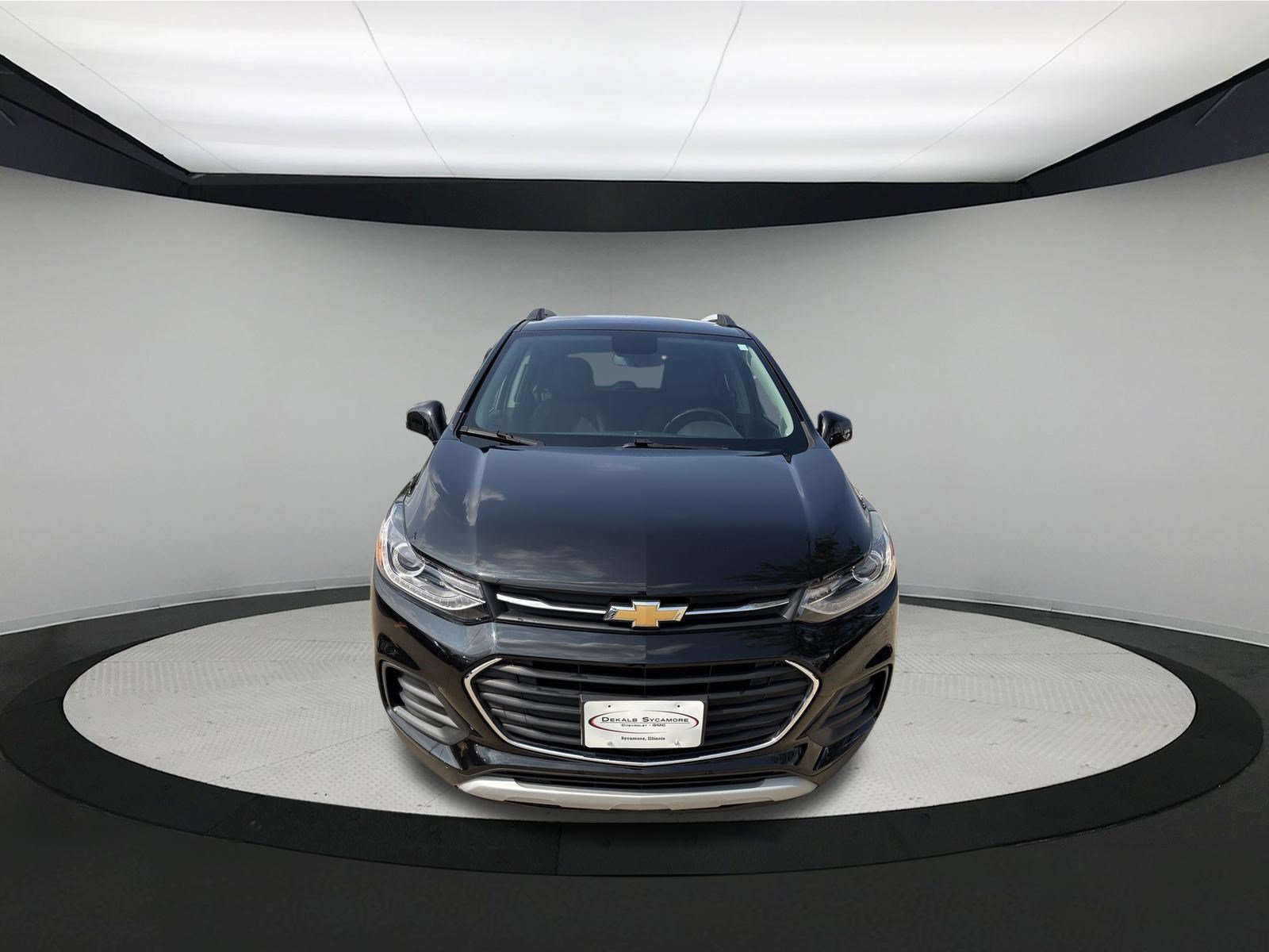 Used 2019 Chevrolet Trax LT w/ LT Convenience Package FWD image 2