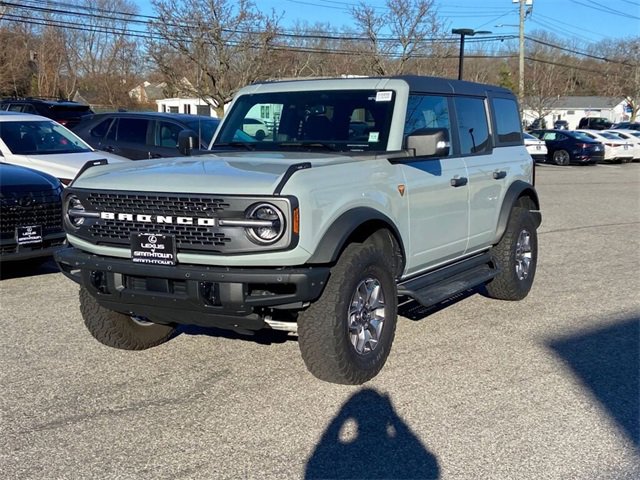 Used 2024 Ford Bronco Badlands image 8