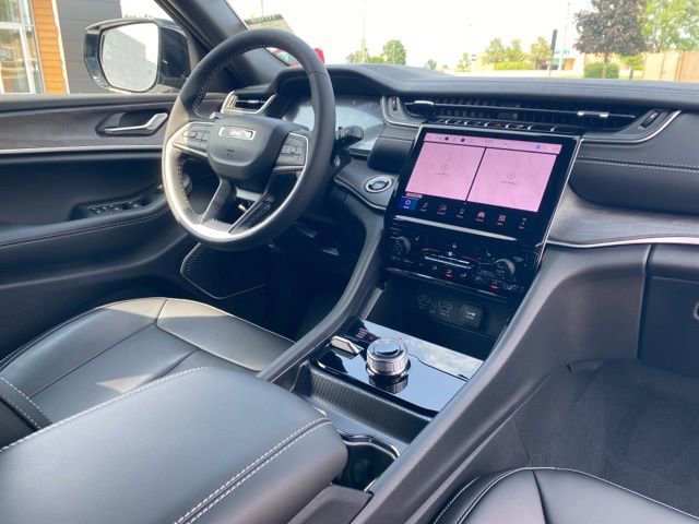 New 2025 Jeep Grand Cherokee L Limited image 6