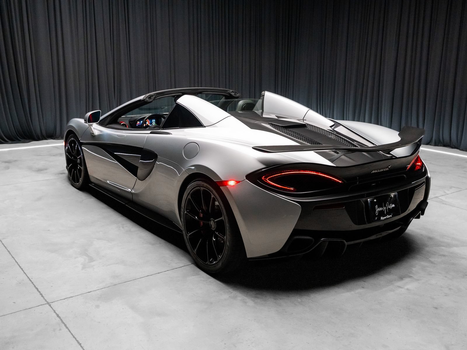 Used 2019 McLaren 570S Spider RWD image 39