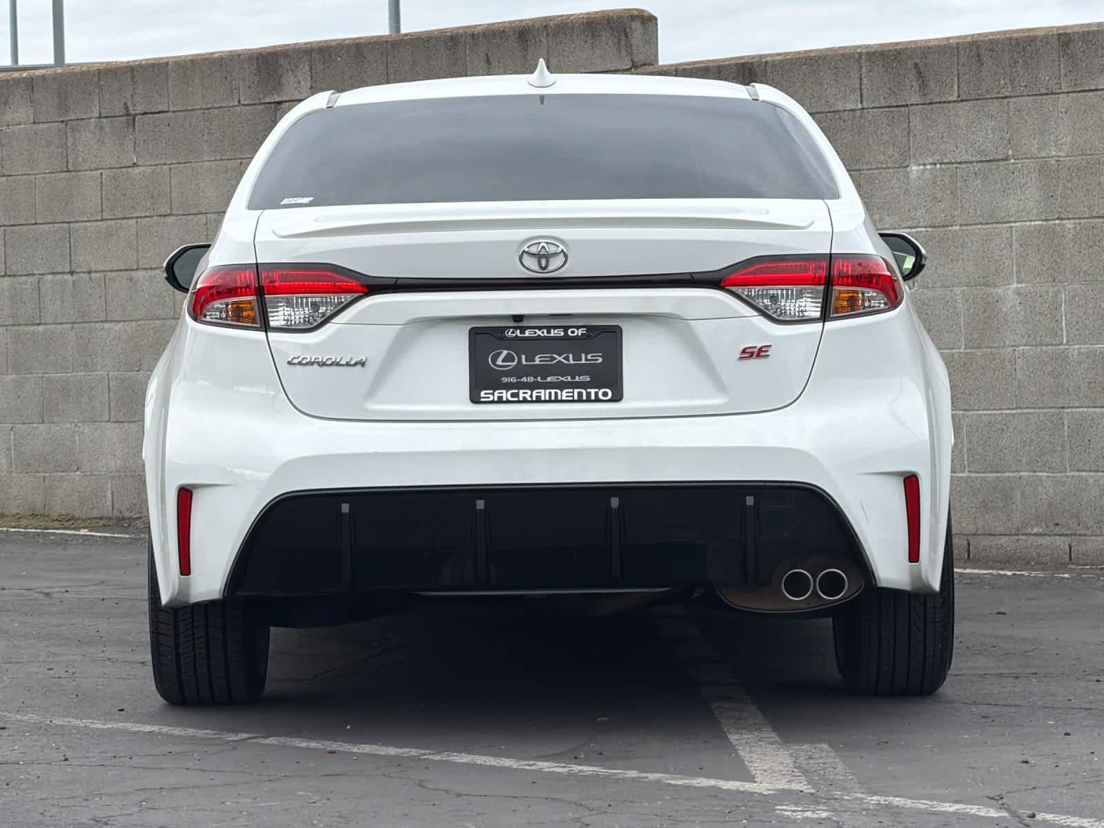 Used 2024 Toyota Corolla SE w/ SE Premium Package FWD image 8