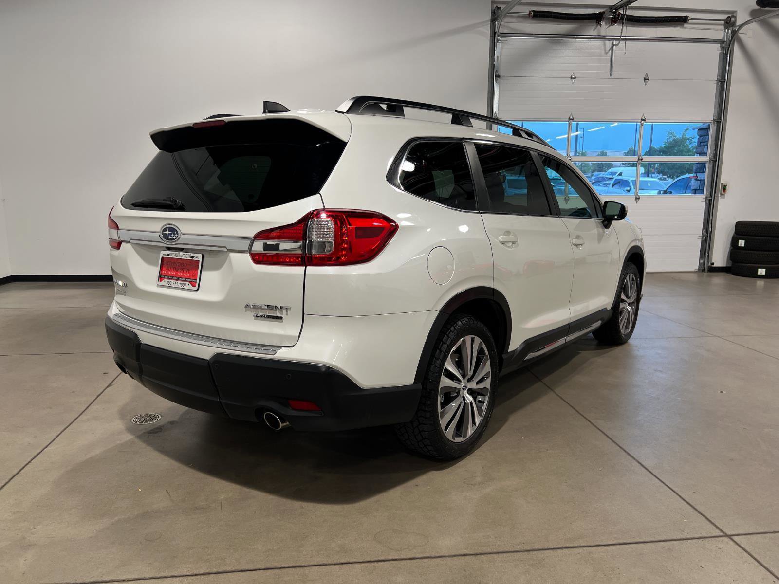 Used 2021 Subaru Ascent Limited w/ Technology Package image 3