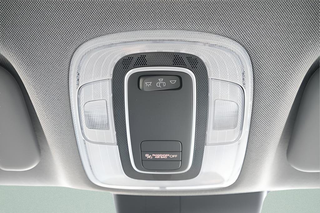 Certified 2025 Hyundai Elantra Blue FWD image 19