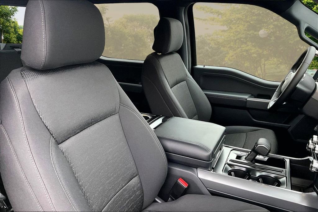 New 2025 Ford F150 XLT w/ Equipment Group 302A MID image 8