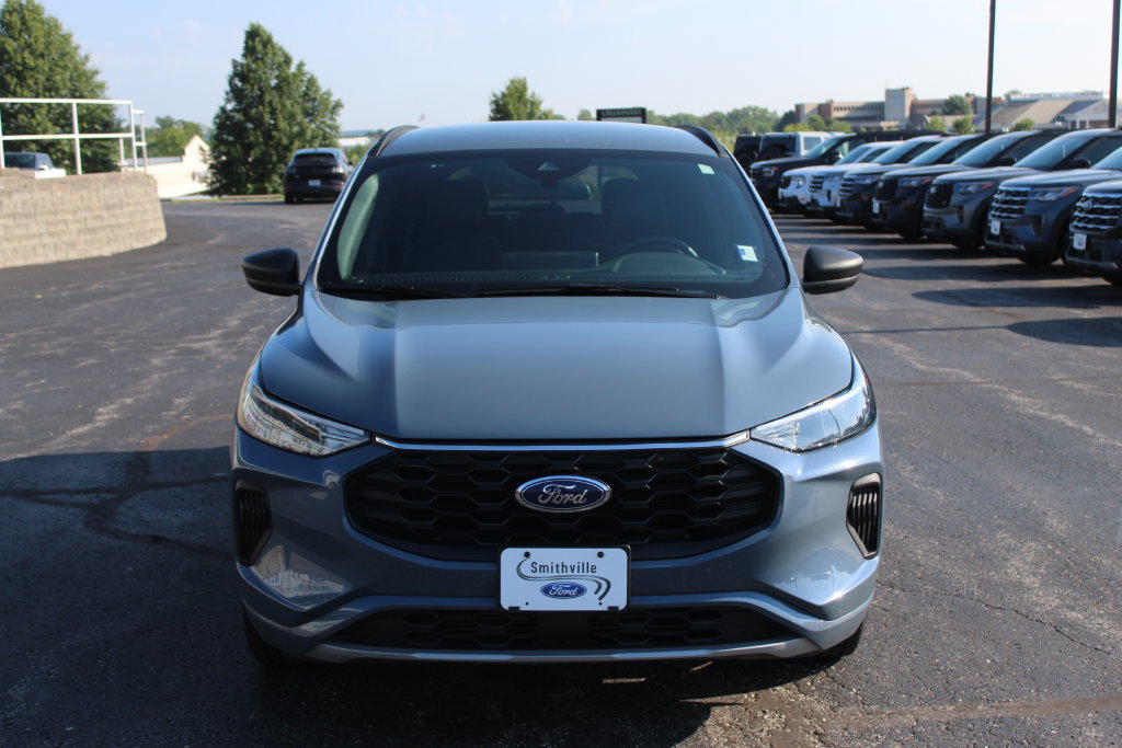 Used 2024 Ford Escape ST-Line w/ Tech Pack #1 FWD image 9