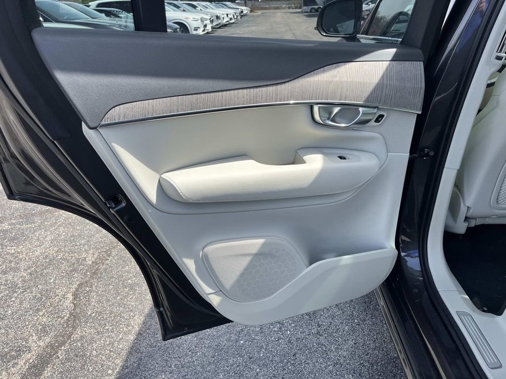 Certified 2024 Volvo XC90 B6 Plus w/ Protection Package image 18