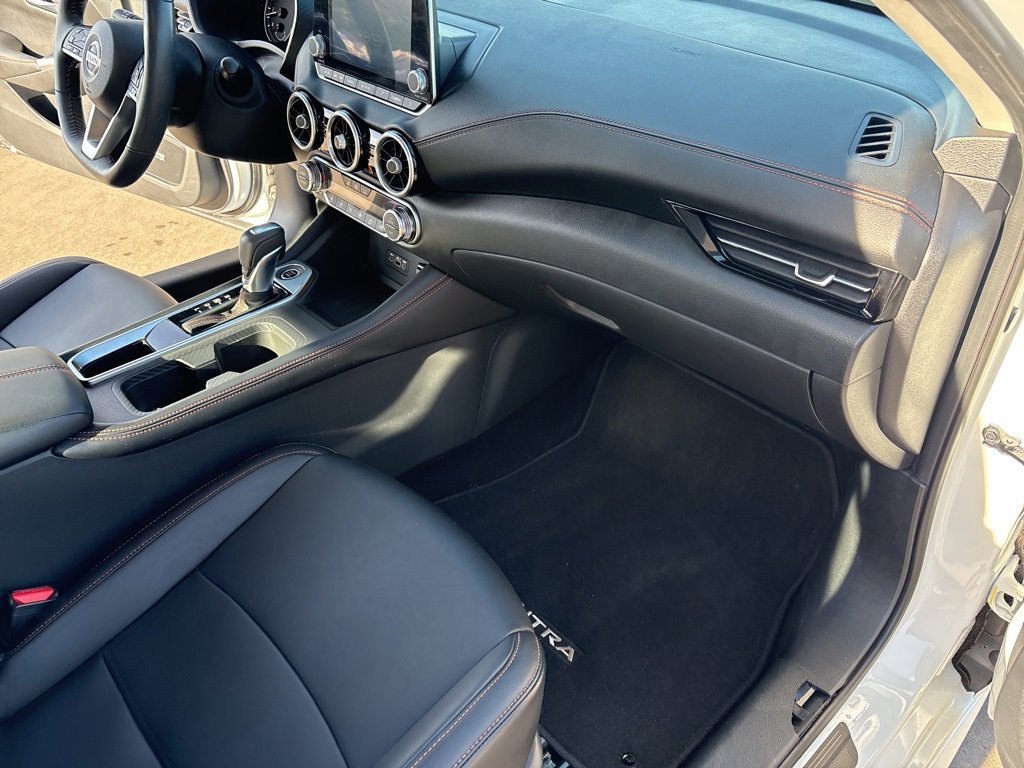 Used 2021 Nissan Sentra SR w/ SR Premium Package image 40