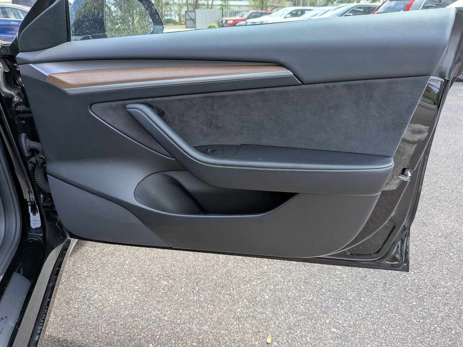 Used 2023 Tesla Model 3 Standard Range image 34