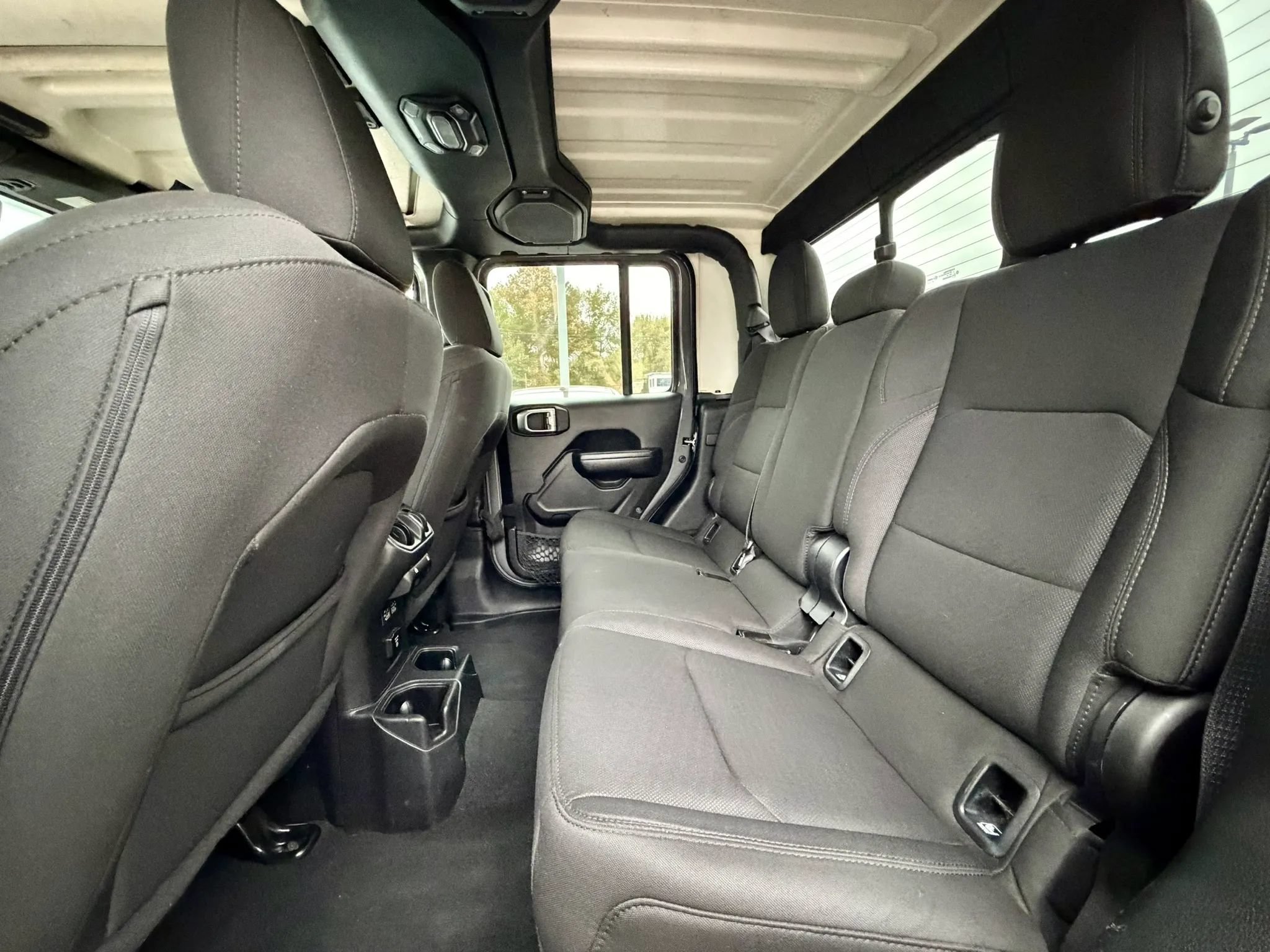 Used 2023 Jeep Gladiator Sport AWD/4WD image 28