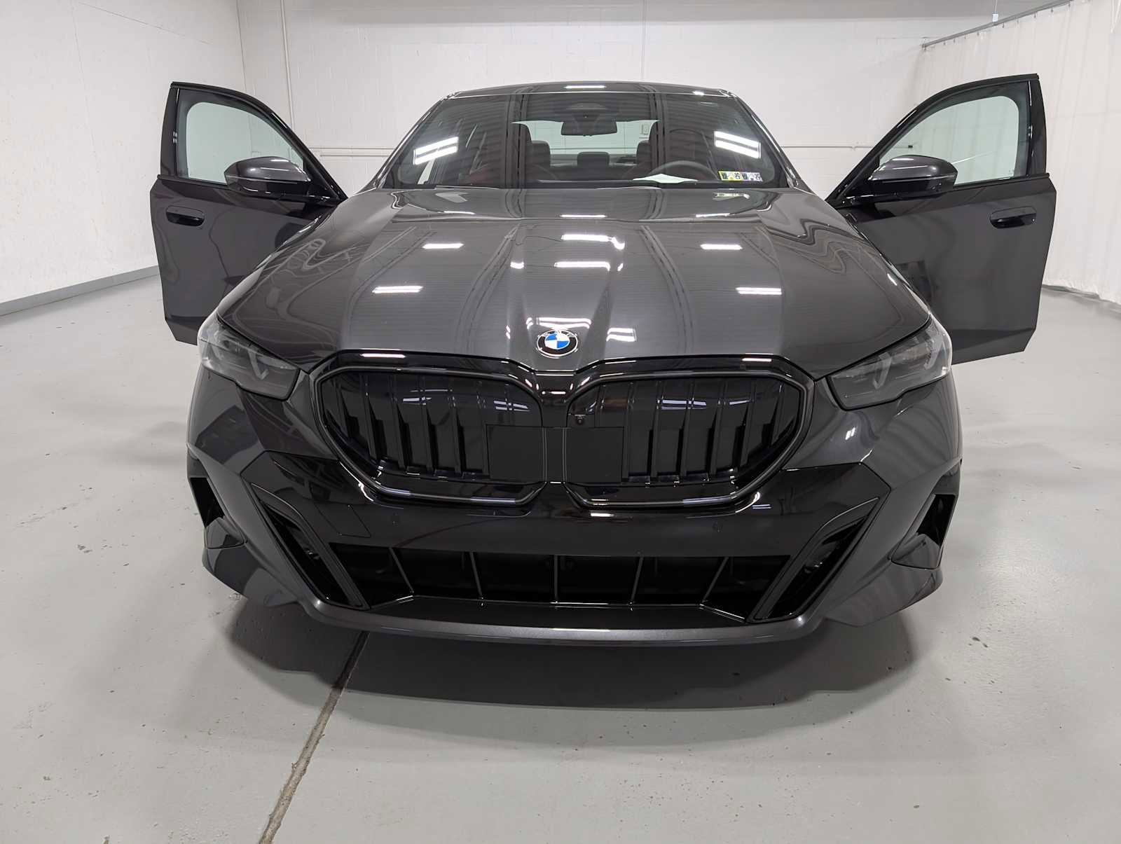 Used 2025 BMW 540i xDrive w/ Executive Package image 14