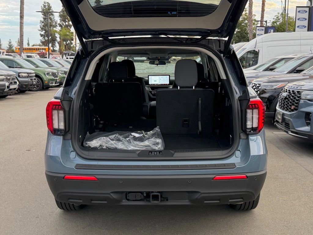 New 2026 Ford Explorer Active image 8