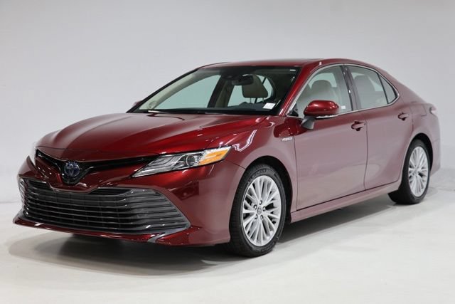 Used 2020 Toyota Camry XLE w/ Driver Assist Package FWD image 3