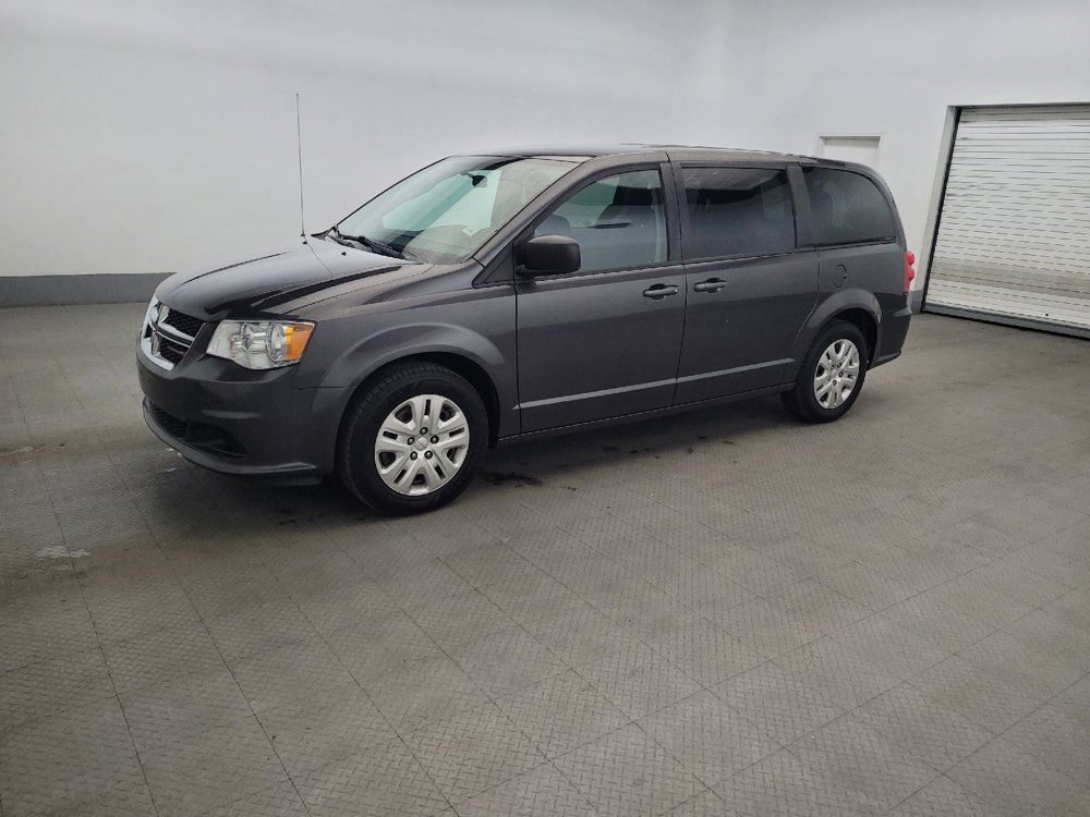 Used 2018 Dodge Grand Caravan SE FWD image 2