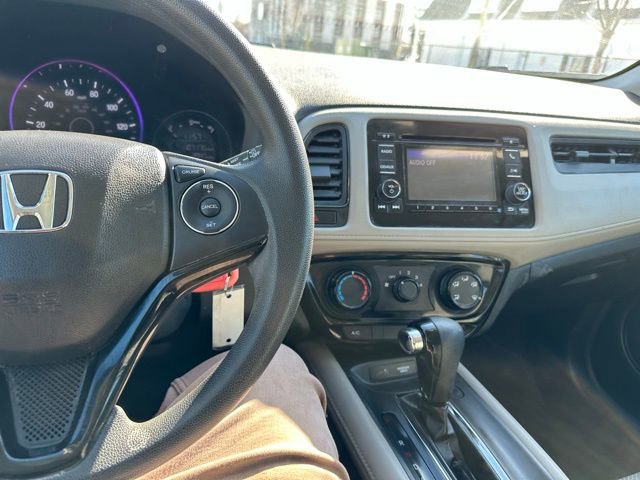 Used 2017 Honda HR-V LX image 35