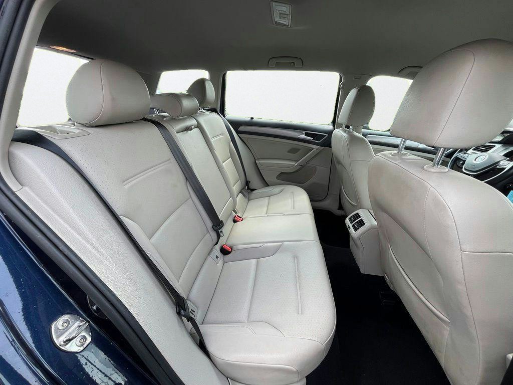 Used 2015 Volkswagen Golf S FWD image 25