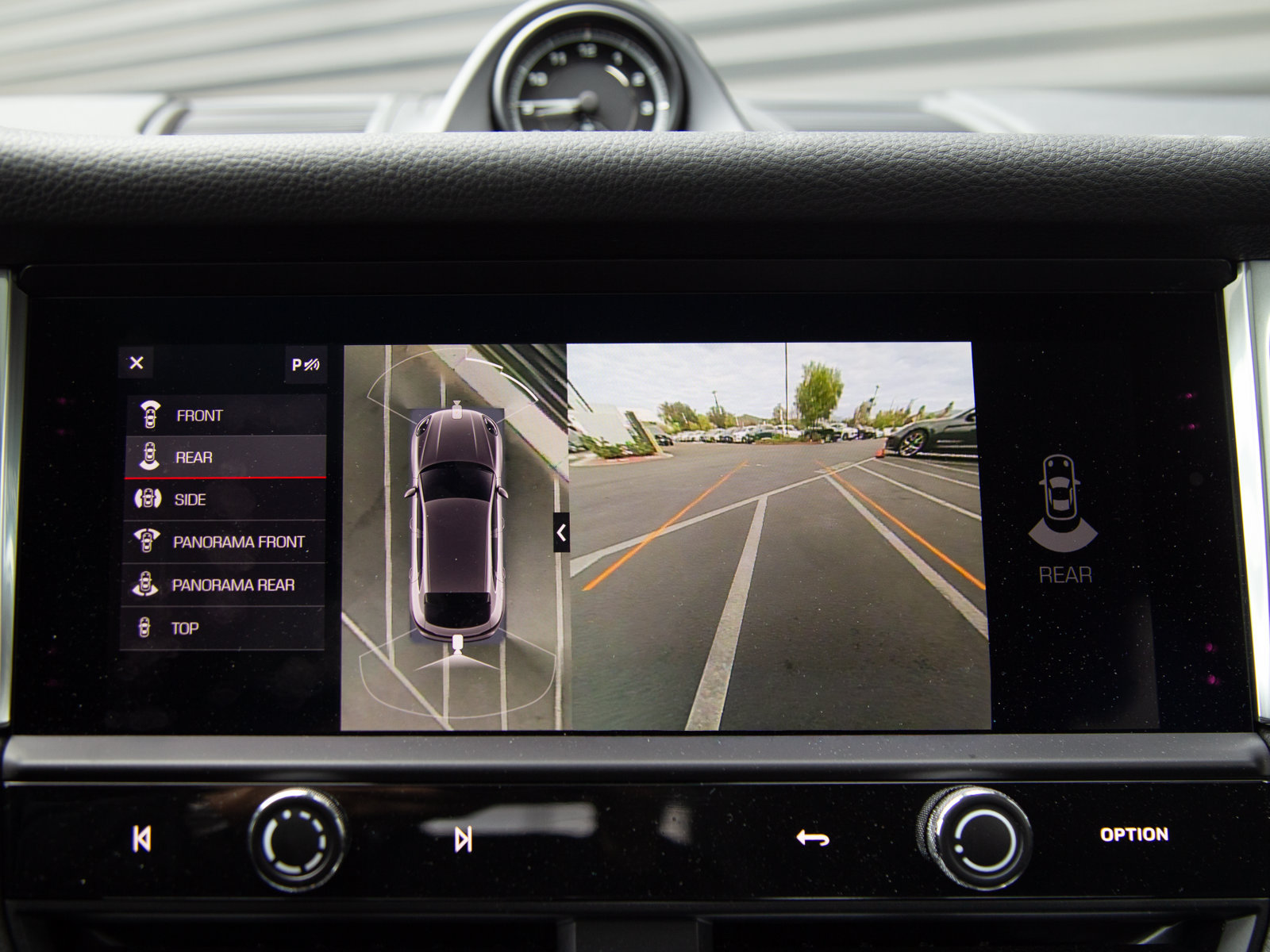 Certified 2026 Porsche Macan S AWD/4WD image 8